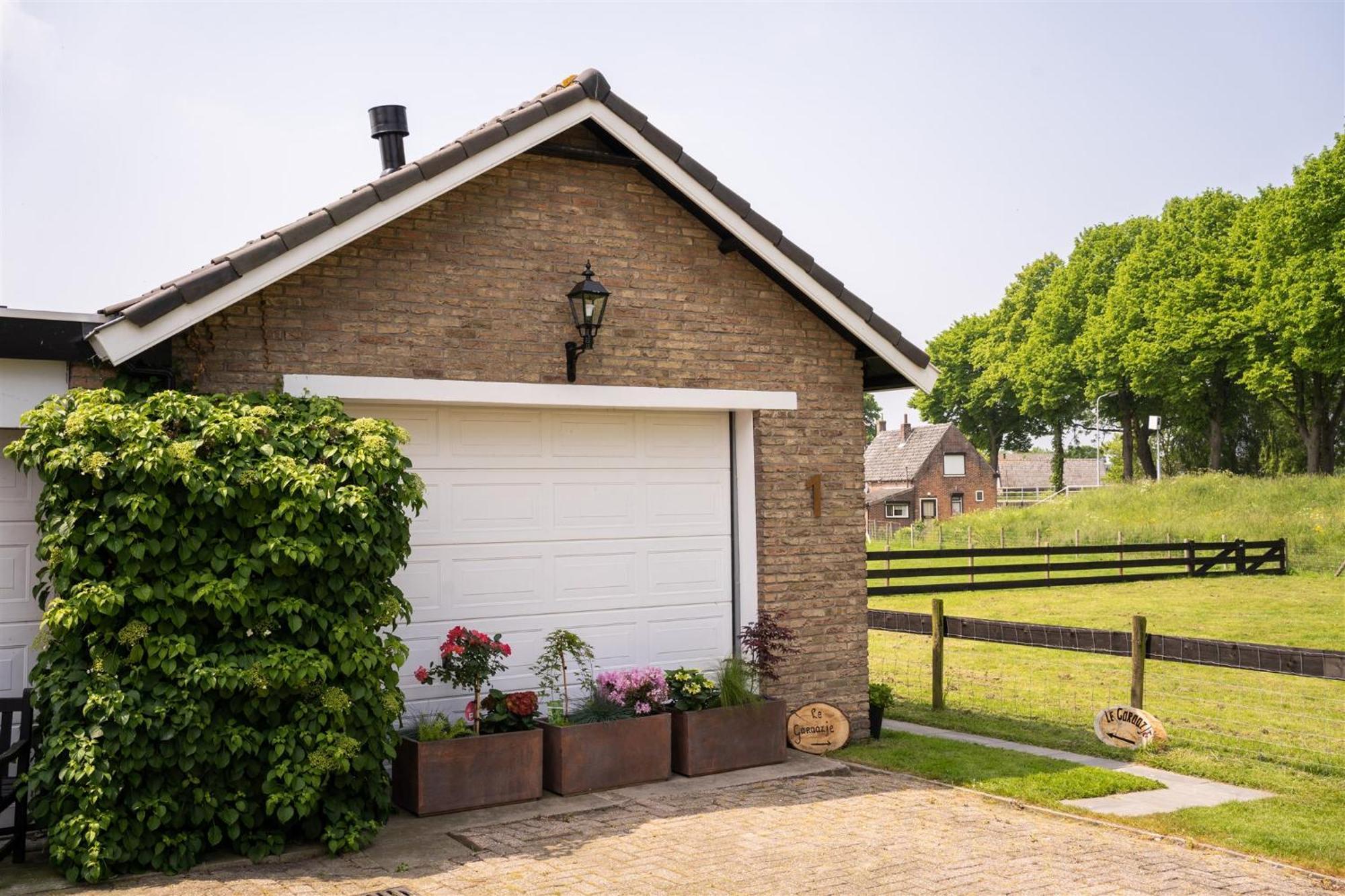 Vakantiewoning Le Garaazje 'S-Gravendeel Exterior foto